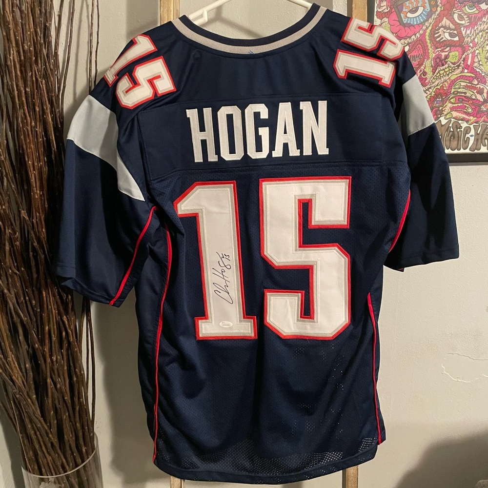 Signed New England Patriots Chris Hogan Autographed Jersey.  Great condition. XL